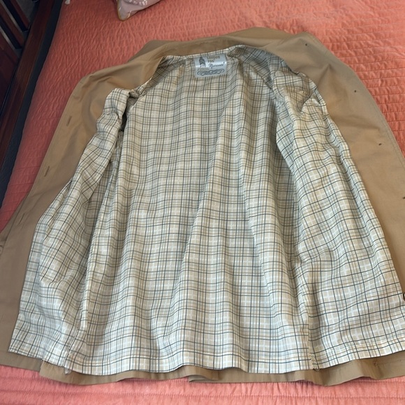 Vintage London Fog Tan Short Trench Coat size 6 - Picture 10 of 16
